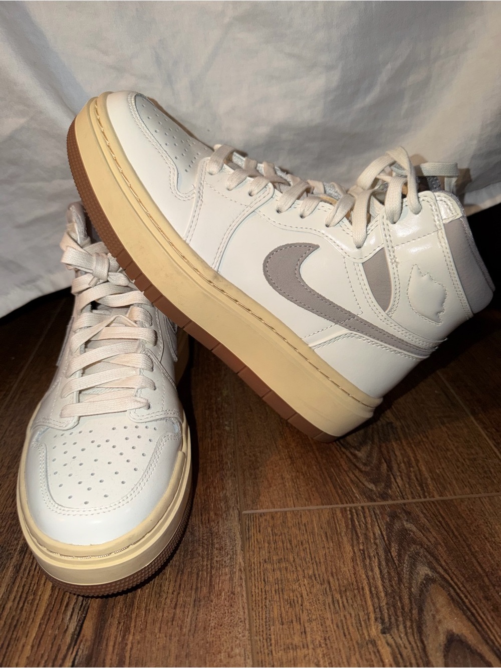 *NEW* Nike Women's Air Jordan 1 Elevate High SE "Sail College Grey" in size 7.5